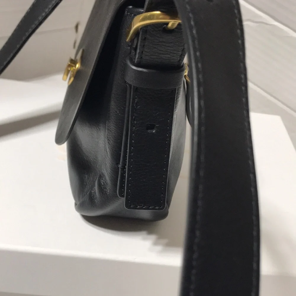 Fossil leather crossbody bag with adjustable strap and aged bronze hardwa. NWOT - Picture 6 of 10